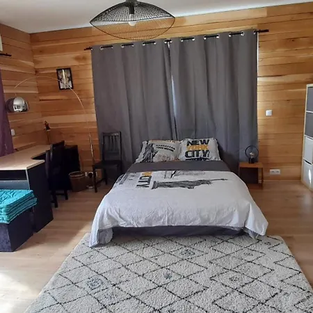 Holiday home Superbe Maison De Plain Pied Avec Piscine Pour 6 La Chapelle-Aubareil