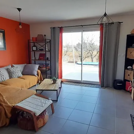 Holiday home Superbe Maison De Plain Pied Avec Piscine Pour 6
