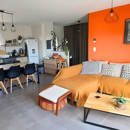 Superbe Maison De Plain Pied Avec Piscine Pour 6 * La Chapelle-Aubareil